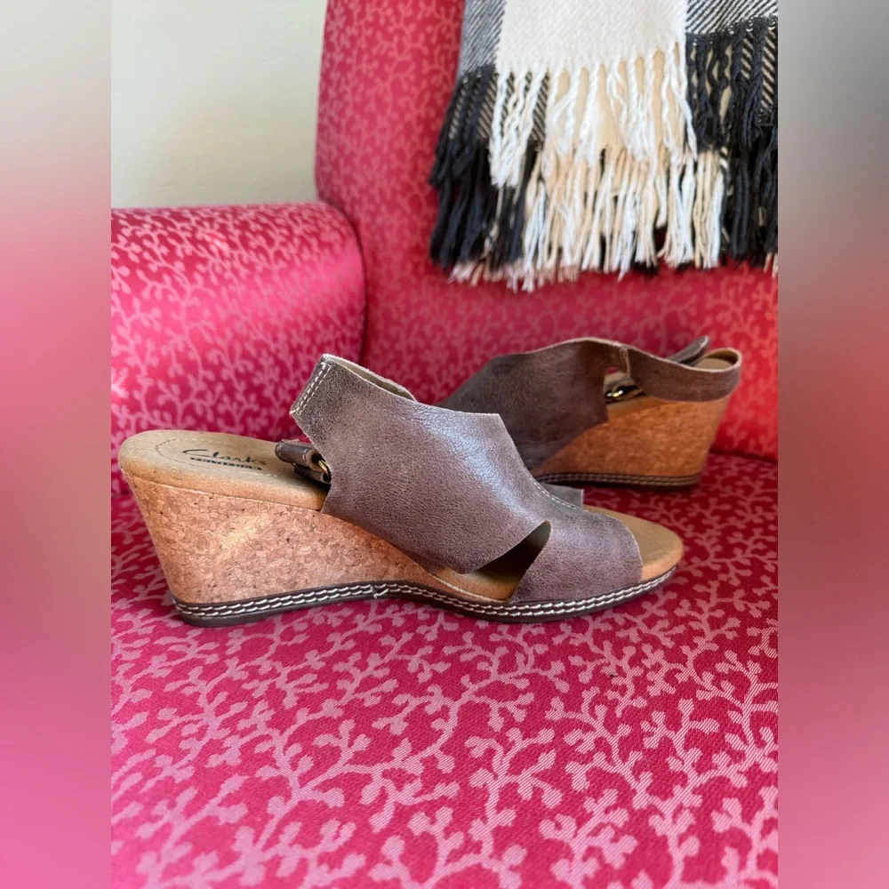 Clarks slingback wedge